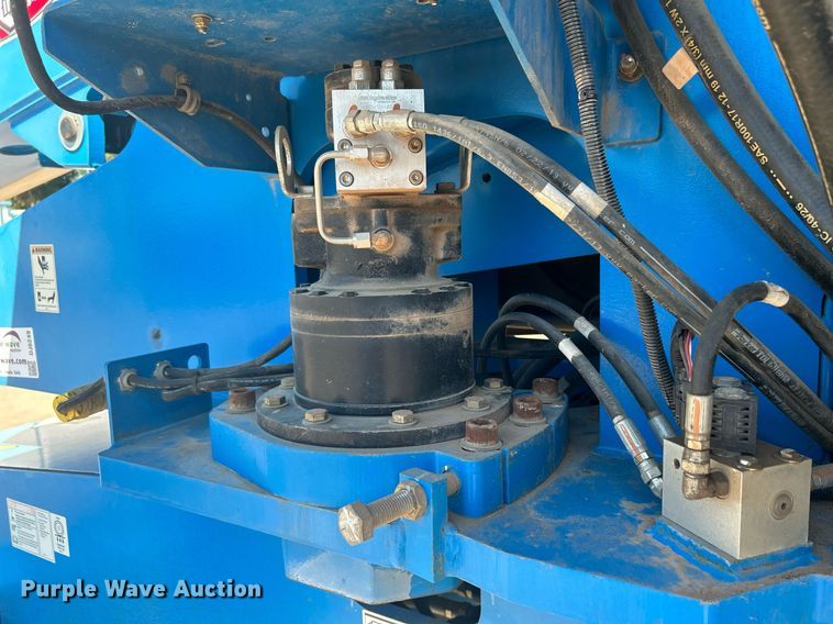 image for item DJ6249 2013 Genie S-65  boom lift