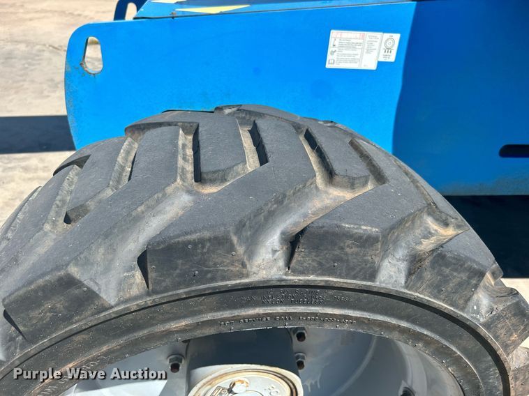 image for item DJ6249 2013 Genie S-65  boom lift