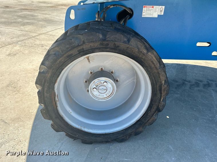 image for item DJ6249 2013 Genie S-65  boom lift