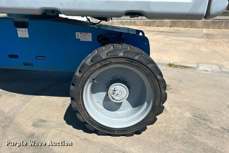 image for item DJ6249 2013 Genie S-65  boom lift