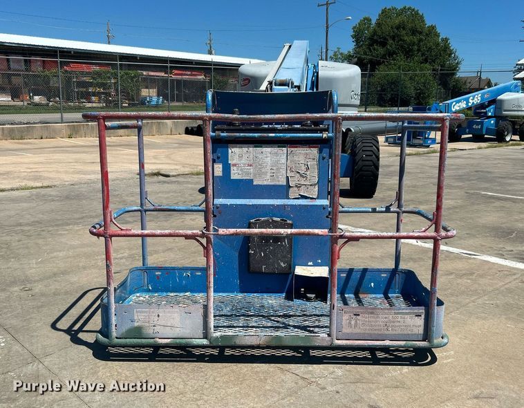 image for item DJ6251 2013 Genie S-65  boom lift