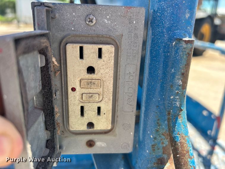 image for item DJ6251 2013 Genie S-65  boom lift