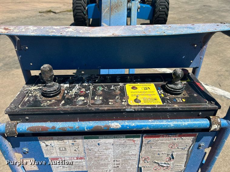 image for item DJ6251 2013 Genie S-65  boom lift