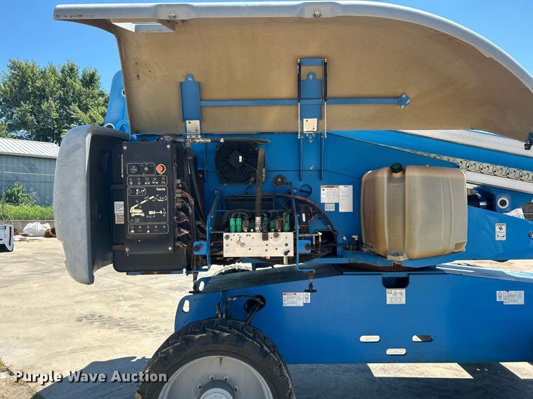 image for item DJ6251 2013 Genie S-65  boom lift