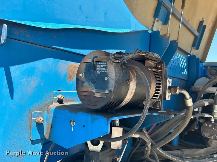 image for item DJ6251 2013 Genie S-65  boom lift