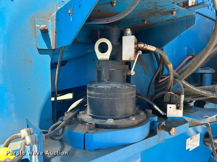 image for item DJ6251 2013 Genie S-65  boom lift