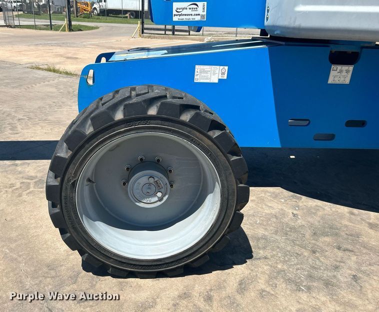 image for item DJ6251 2013 Genie S-65  boom lift