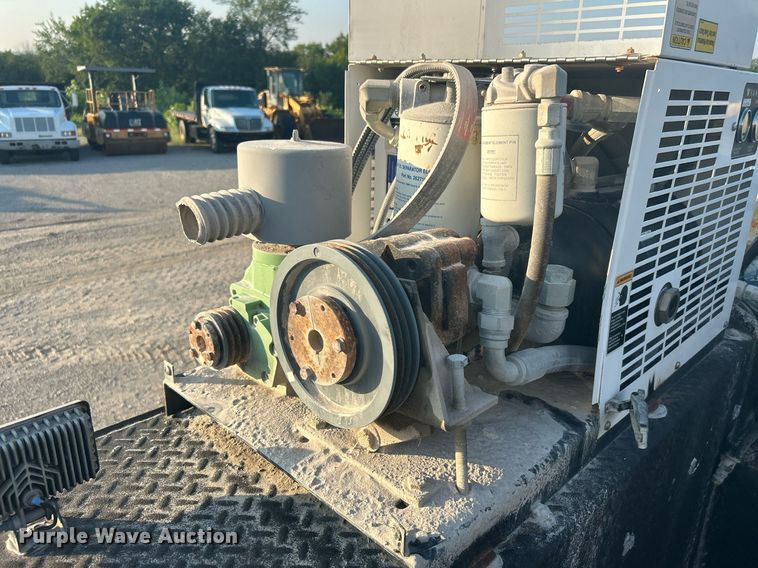 image for item DJ6266 2007 Ford F750 Super Duty  utility / service truck