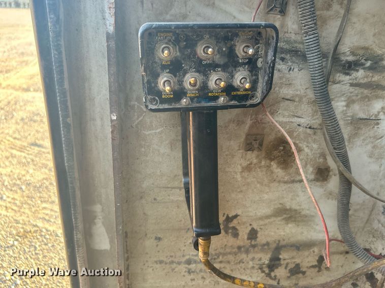 image for item DJ6266 2007 Ford F750 Super Duty  utility / service truck