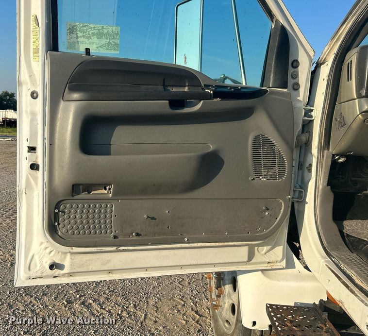 image for item DJ6266 2007 Ford F750 Super Duty  utility / service truck