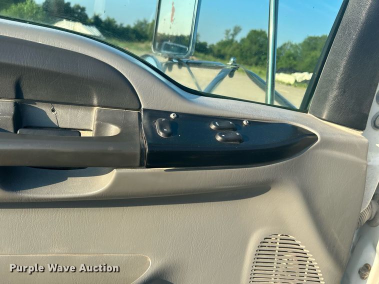 image for item DJ6266 2007 Ford F750 Super Duty  utility / service truck