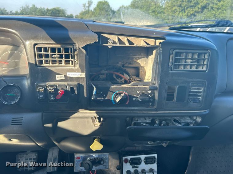 image for item DJ6266 2007 Ford F750 Super Duty  utility / service truck