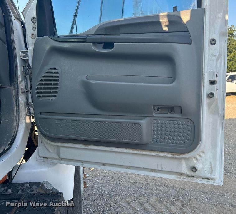 image for item DJ6266 2007 Ford F750 Super Duty  utility / service truck