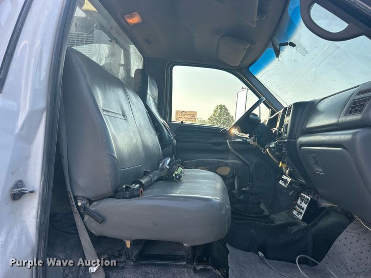 image for item DJ6266 2007 Ford F750 Super Duty  utility / service truck