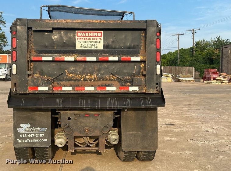 image for item DJ6283 2004 International 7400  dump truck