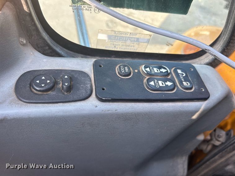 image for item DJ6283 2004 International 7400  dump truck