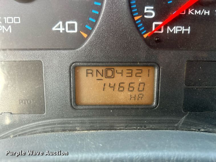 image for item DJ6283 2004 International 7400  dump truck