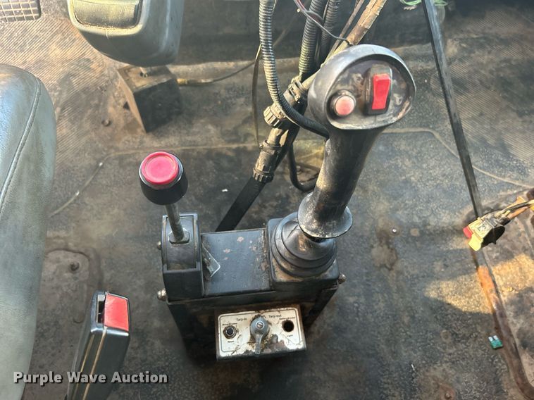 image for item DJ6283 2004 International 7400  dump truck