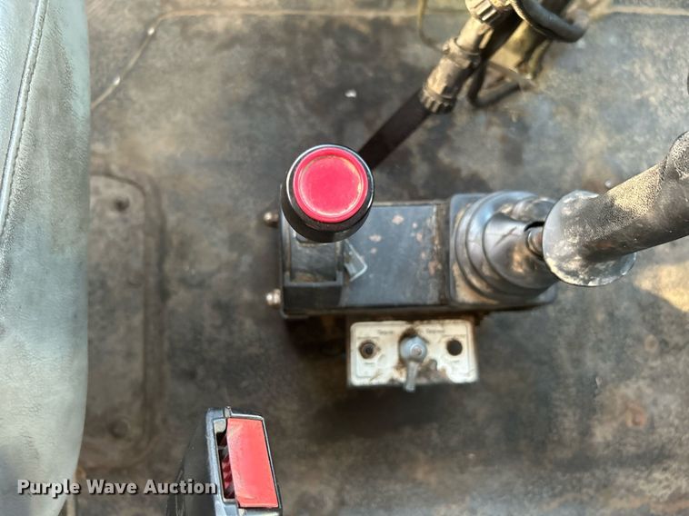 image for item DJ6283 2004 International 7400  dump truck