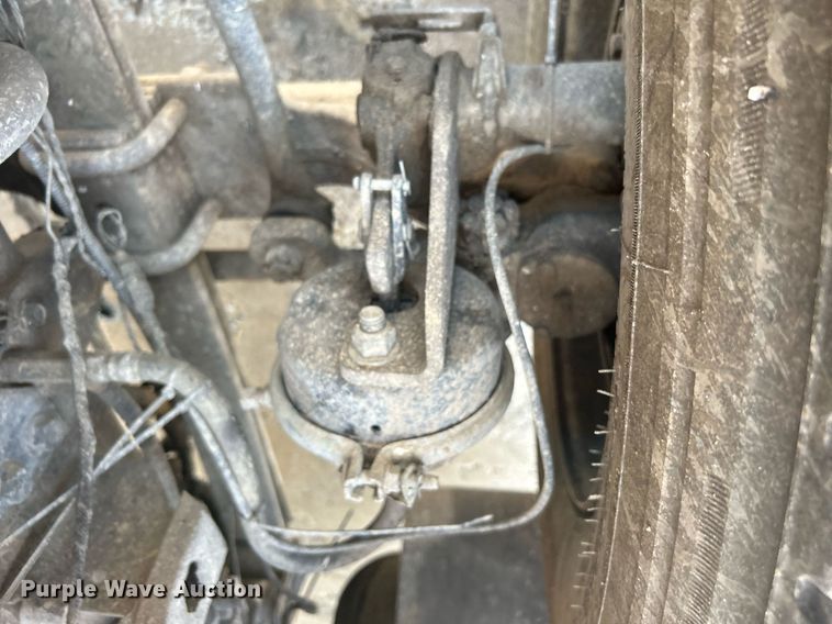 image for item DJ6283 2004 International 7400  dump truck