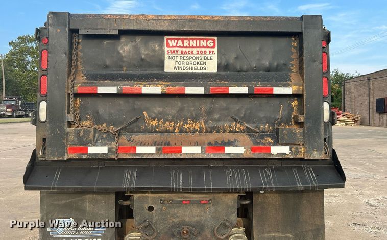 image for item DJ6283 2004 International 7400  dump truck