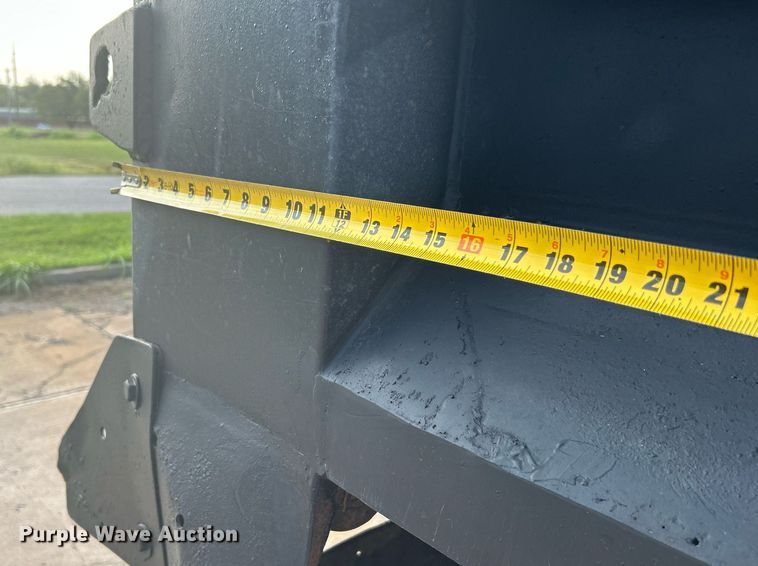 image for item DJ6283 2004 International 7400  dump truck