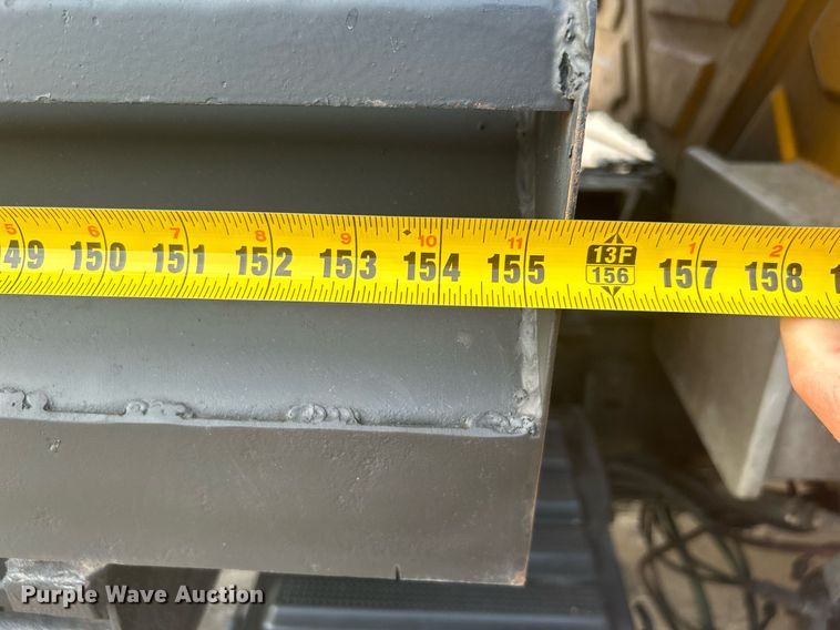 image for item DJ6283 2004 International 7400  dump truck