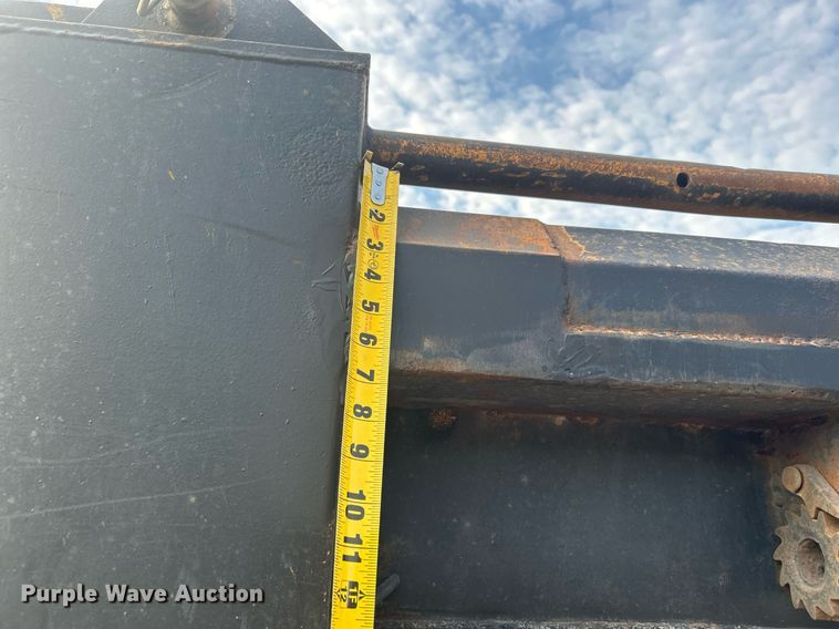 image for item DJ6283 2004 International 7400  dump truck