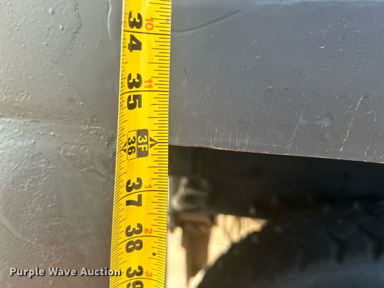 image for item DJ6283 2004 International 7400  dump truck