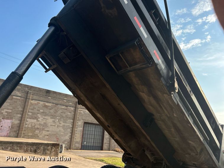 image for item DJ6283 2004 International 7400  dump truck