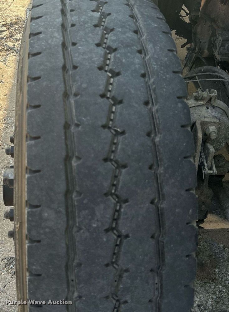 image for item DJ6283 2004 International 7400  dump truck