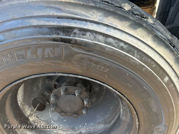 image for item DJ6283 2004 International 7400  dump truck