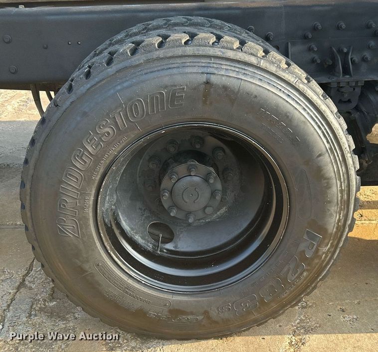 image for item DJ6283 2004 International 7400  dump truck