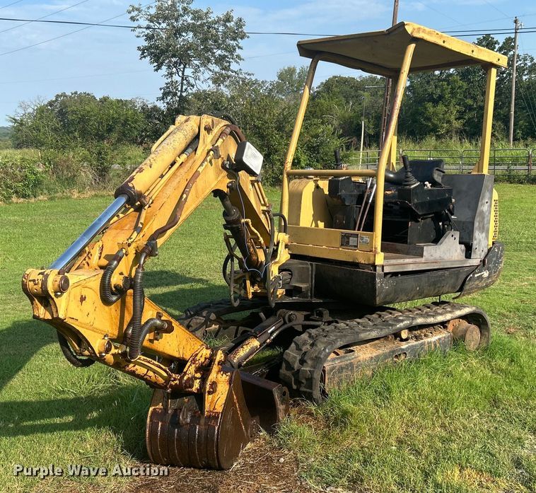 image for item DJ6284 Yuchai WY2.5  mini excavator