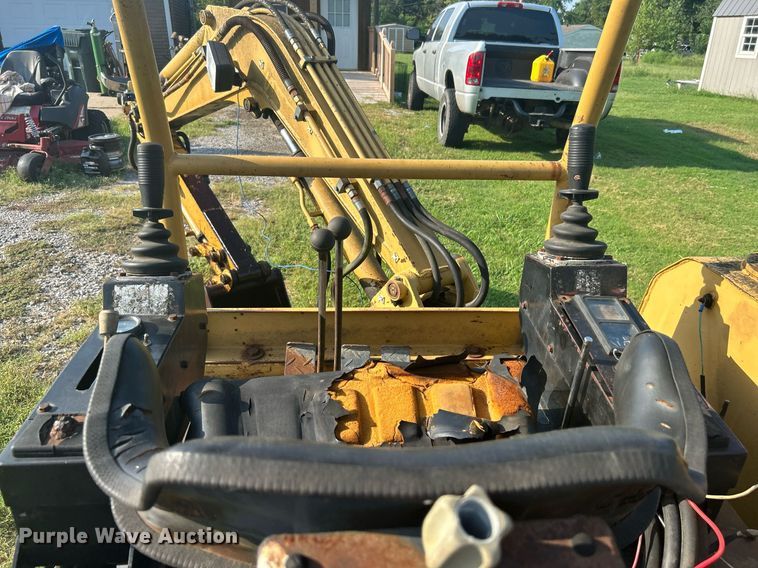 image for item DJ6284 Yuchai WY2.5  mini excavator