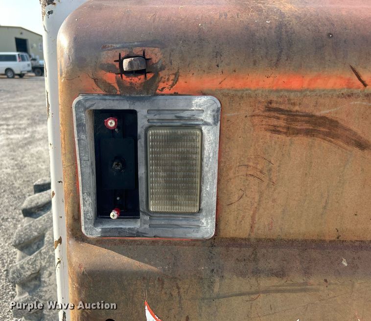 image for item DJ6294 2005 Bobcat S300  skid steer loader