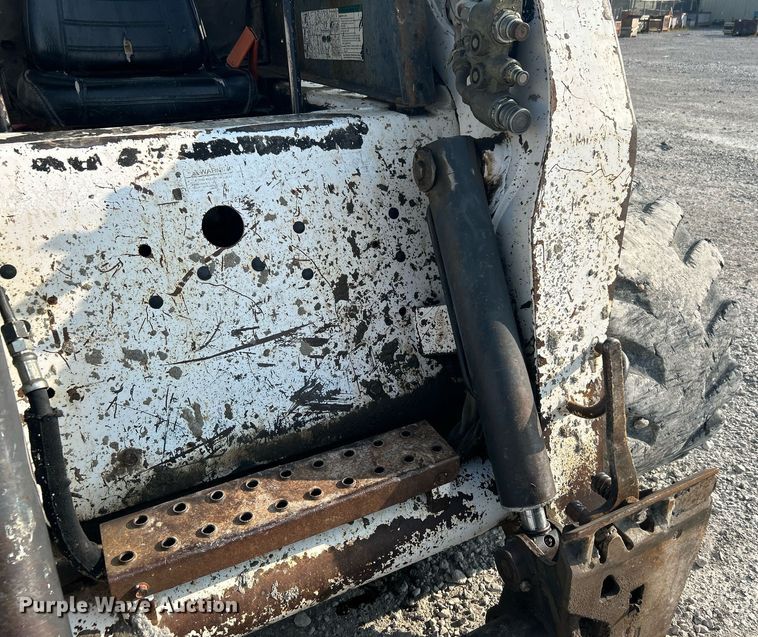 image for item DJ6294 2005 Bobcat S300  skid steer loader