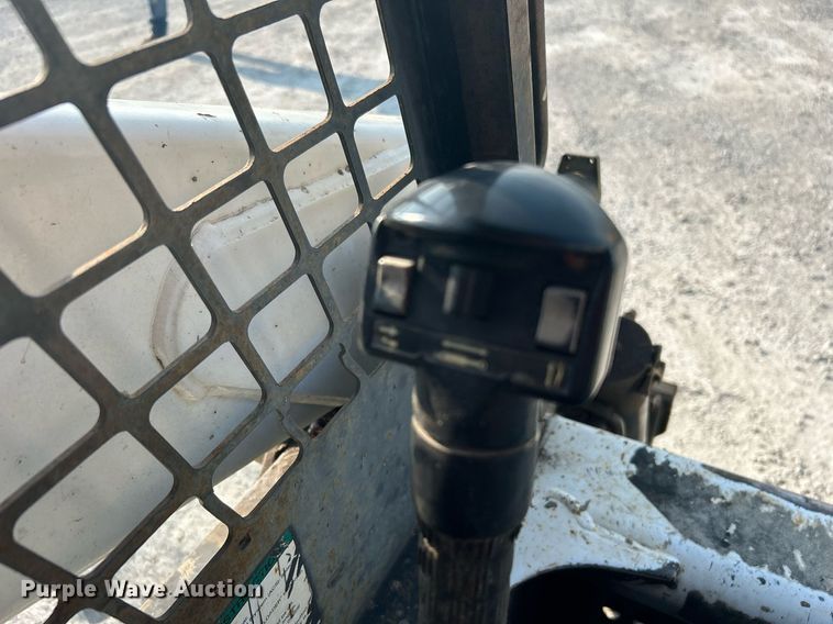 image for item DJ6294 2005 Bobcat S300  skid steer loader