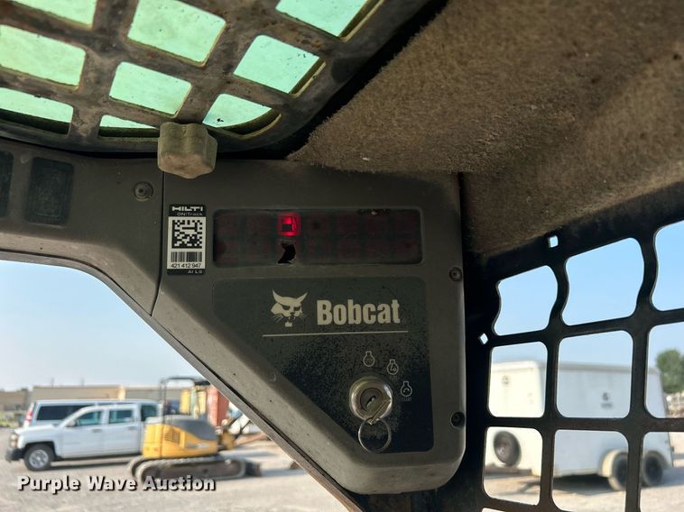 image for item DJ6294 2005 Bobcat S300  skid steer loader