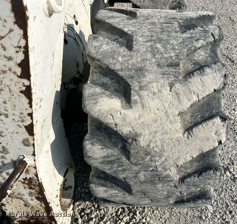 image for item DJ6294 2005 Bobcat S300  skid steer loader