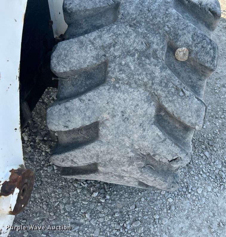 image for item DJ6294 2005 Bobcat S300  skid steer loader