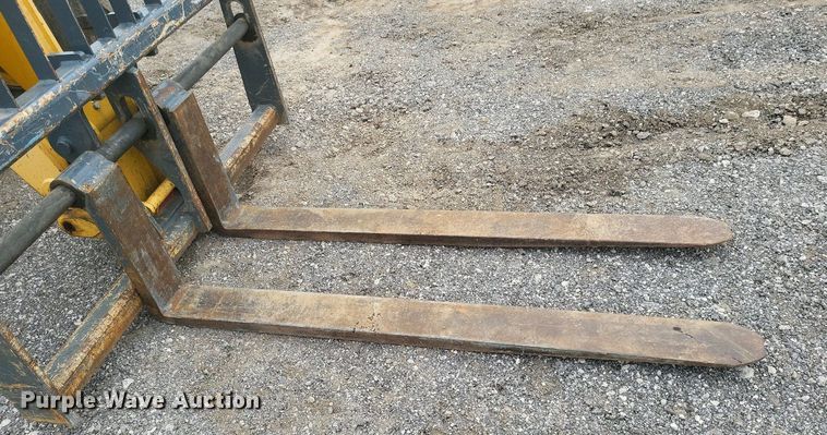 image for item DK3986 2017 Gehl DL1240  telehandler