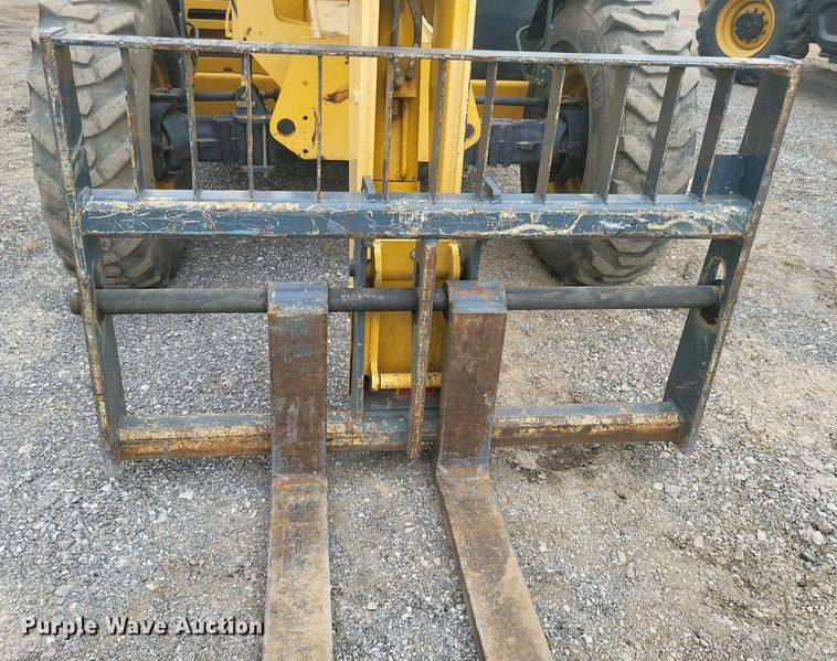 image for item DK3986 2017 Gehl DL1240  telehandler