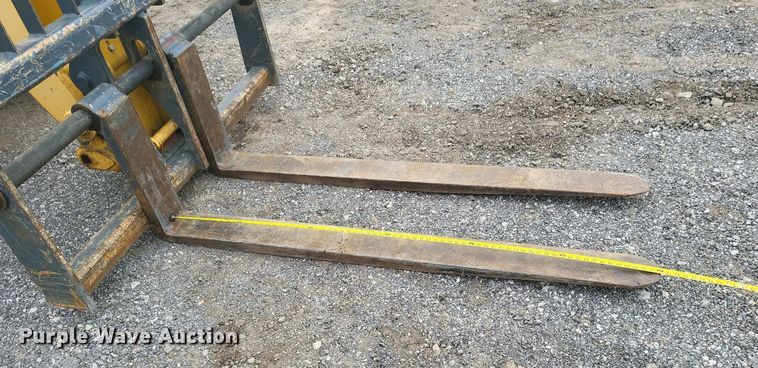 image for item DK3986 2017 Gehl DL1240  telehandler