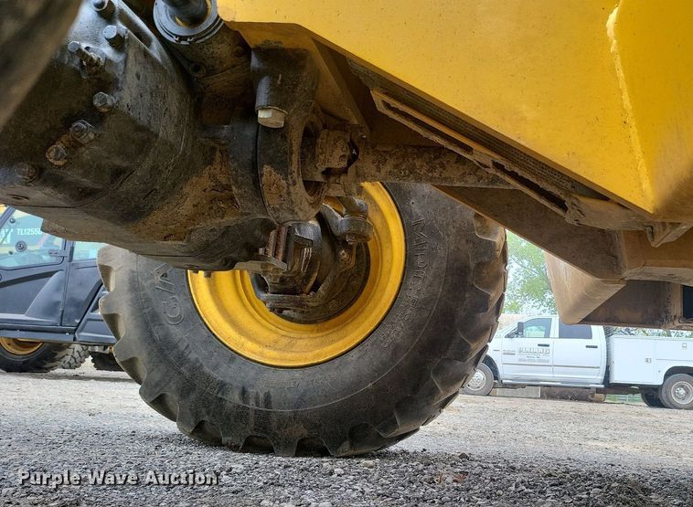 image for item DK3986 2017 Gehl DL1240  telehandler