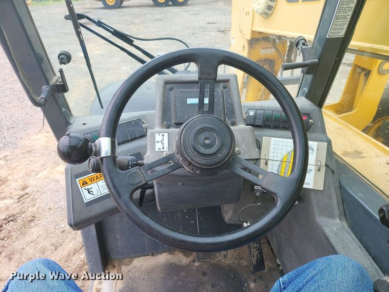 image for item DK3986 2017 Gehl DL1240  telehandler