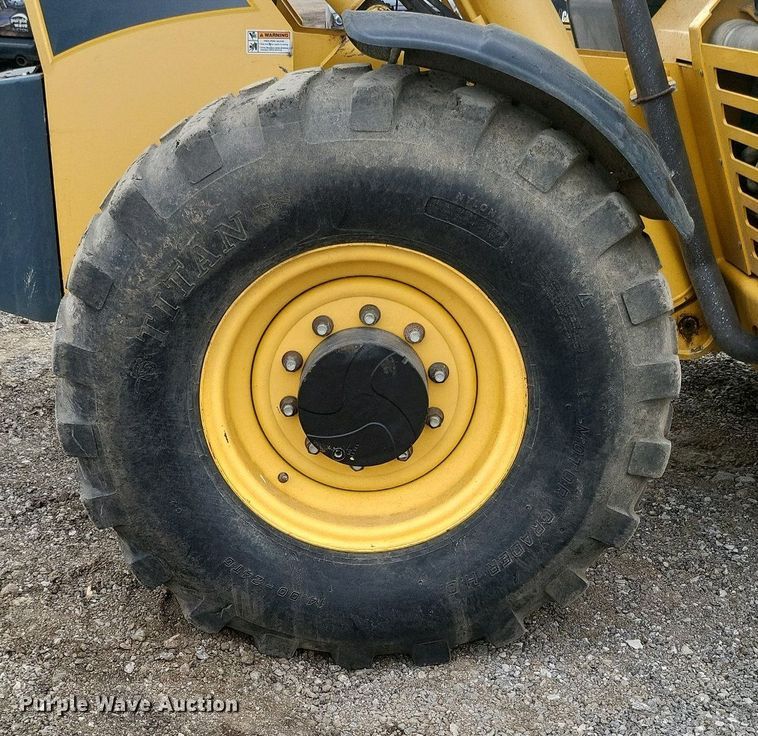 image for item DK3986 2017 Gehl DL1240  telehandler