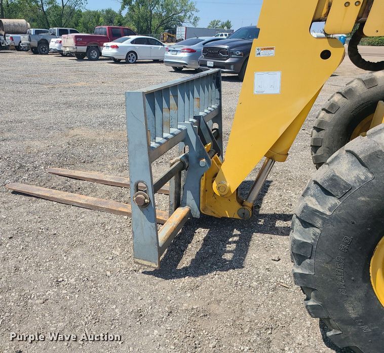 image for item DK3987 2018 Gehl DL1240  telehandler