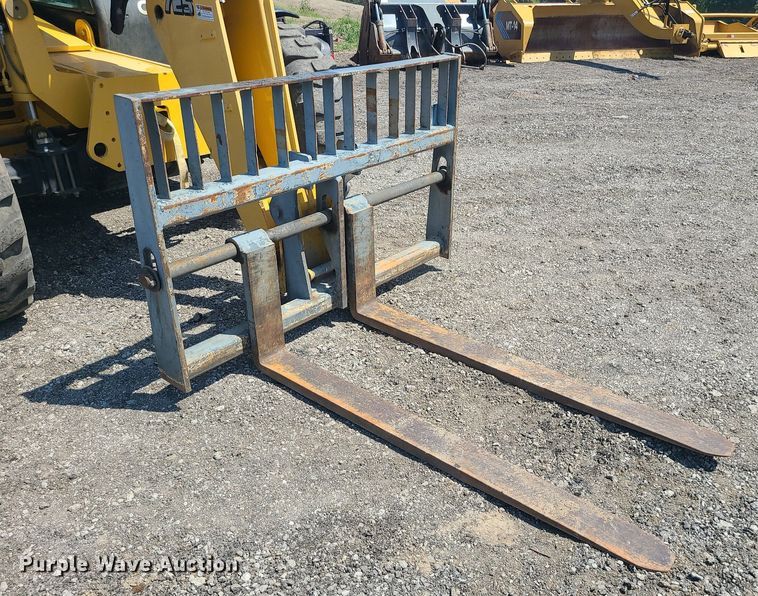 image for item DK3987 2018 Gehl DL1240  telehandler