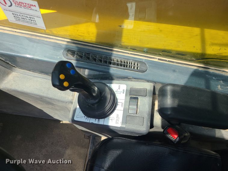 image for item DK3987 2018 Gehl DL1240  telehandler